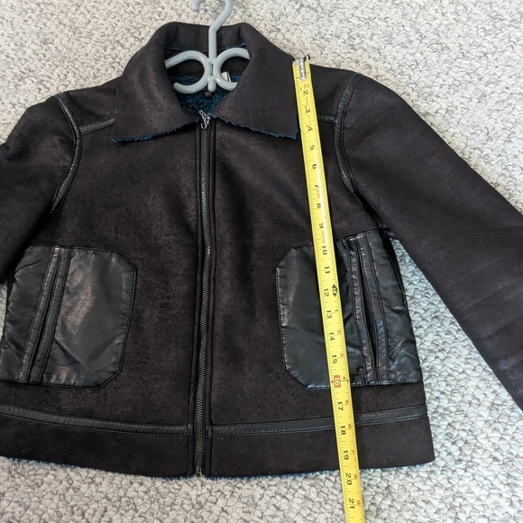 NWOT Guess UNISEX (Size S)  Faux-Leather Black Bomber Jacket With Sherpa Lining - Picture 4 of 16